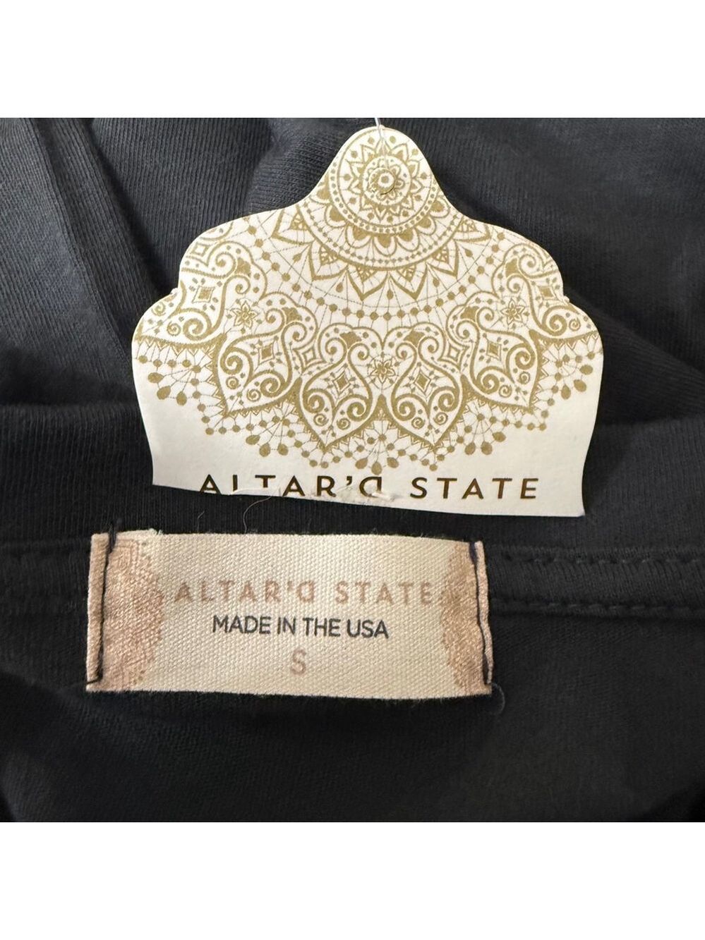 Altar'd State Graphic Tee Shirt Size S Gray Cowgirls Can’t Be Tamed - Picture 6 of 8